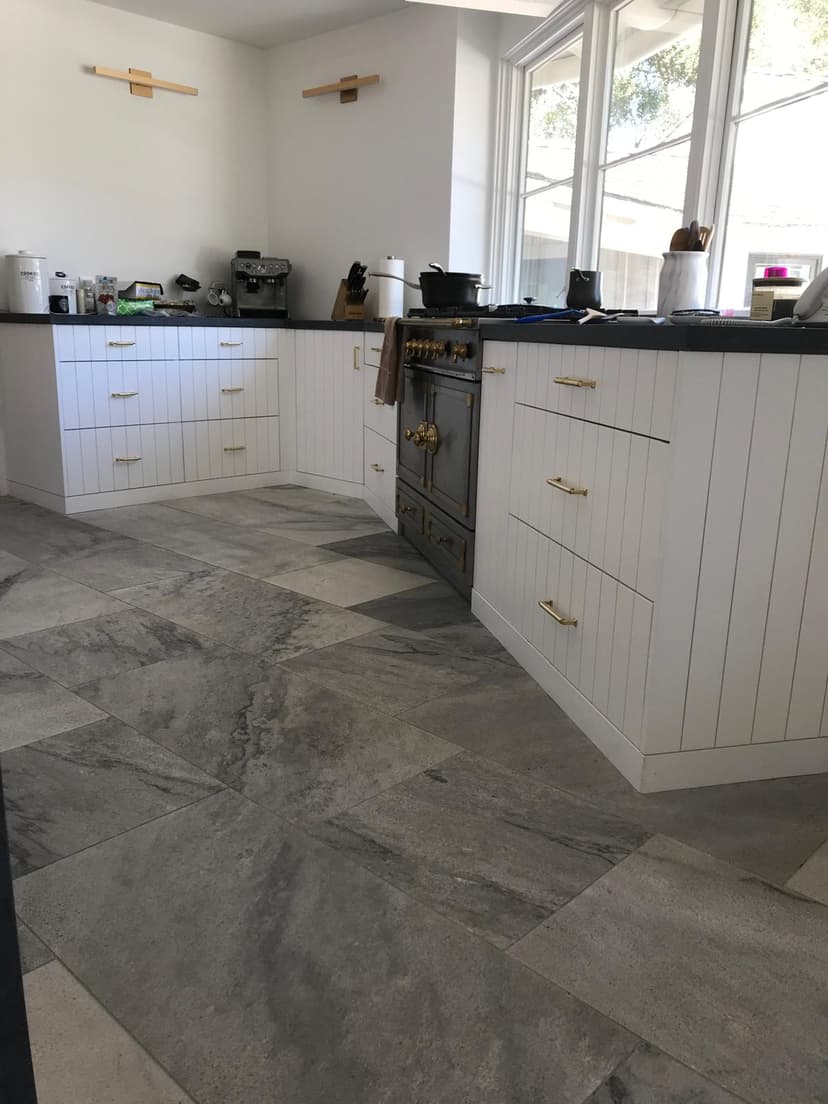 White shaker kitchen cabinets